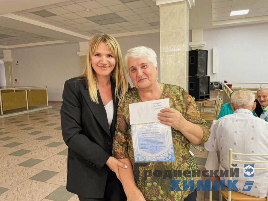 В филиале «Завод Химволокно» поздравили ветеранов труда с Международным днём пожилых людей